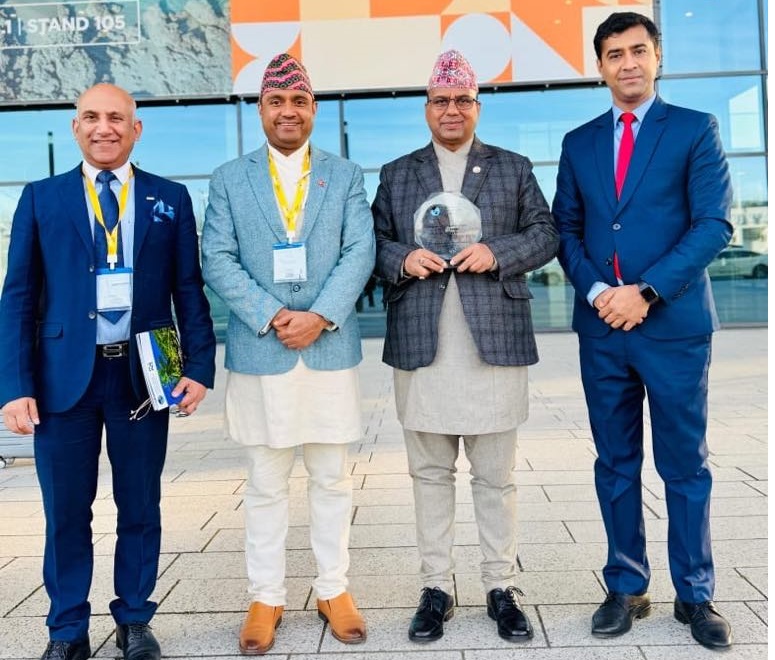 पर्यटनमन्त्री पाण्डेलाई जर्मनीमा उत्कृष्ट पर्यटनमन्त्रीको सम्मान