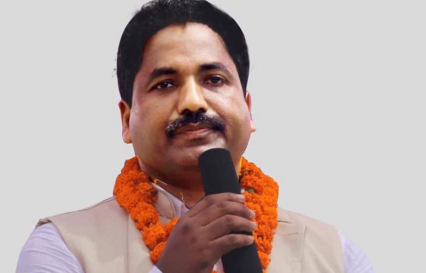 आजपाको प्रश्न - मधेस सरकारमा मन्त्रालय १२, मन्त्री २० किन ?