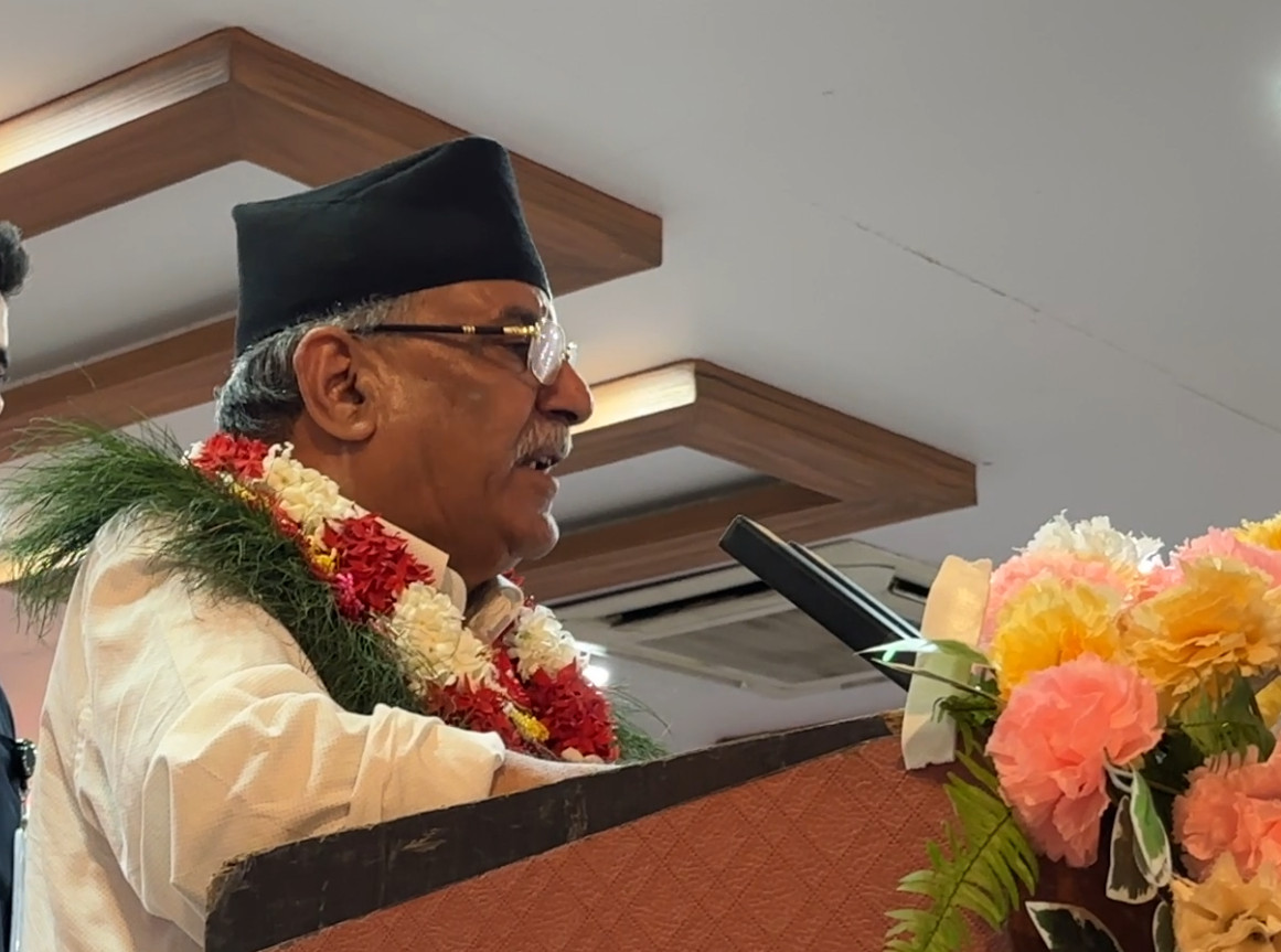 झापा पुगेर प्रचण्डले भने- 'भ्रष्टाचारीलाई जोगाउन हाम्रो सरकार ढाले'