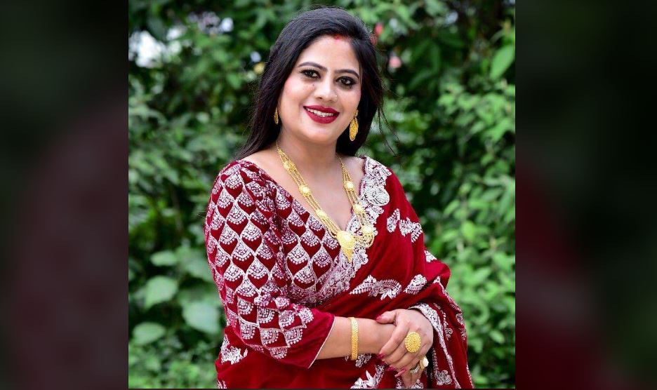 महेश बस्नेतसँग नाम जोडिएकी शोभाको मोबाइल कसले थुत्यो ?